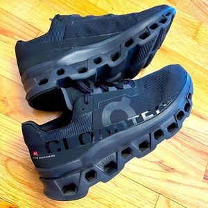 Cloudmonster On-Running Sneakers Size 10, all black